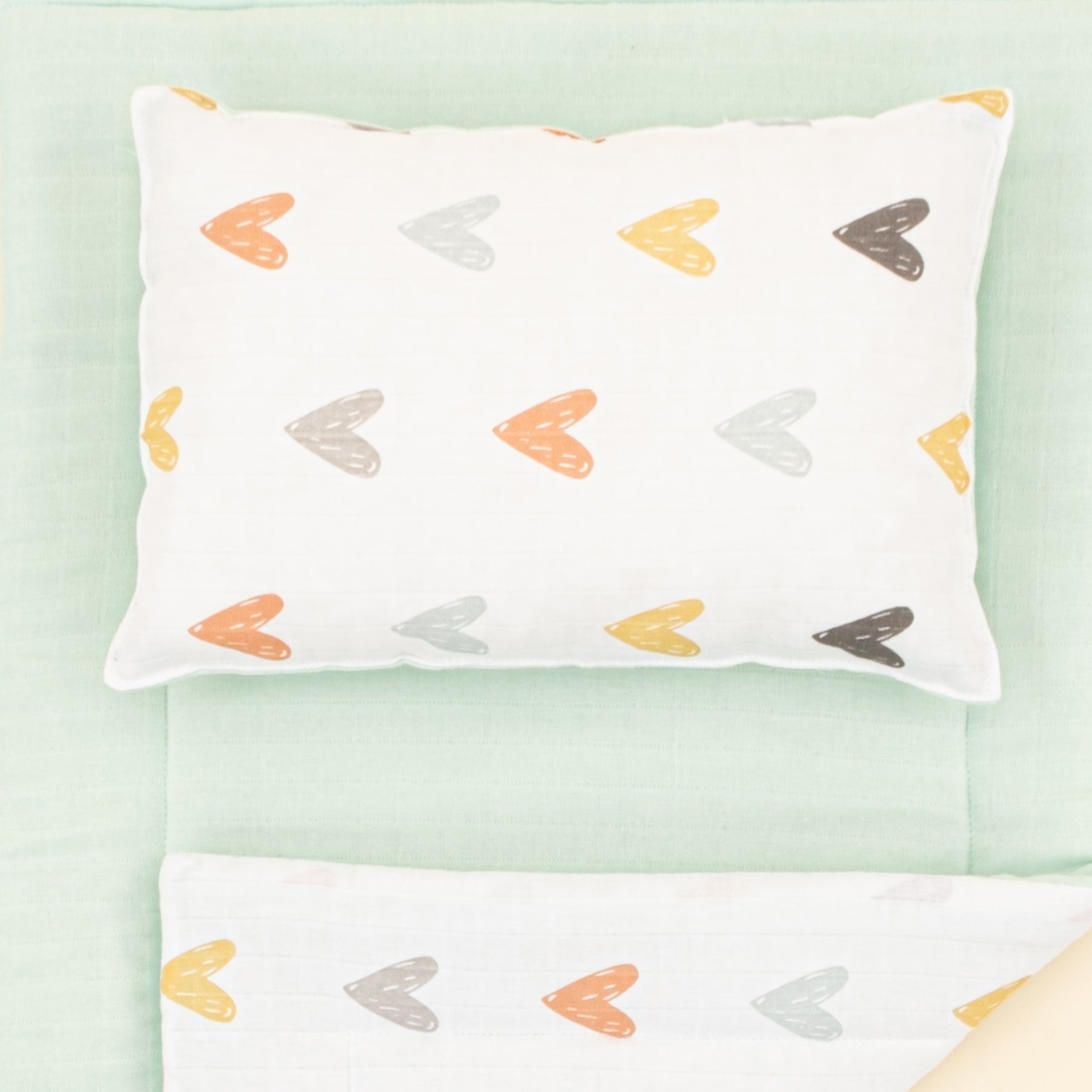 Double Sided Changing Pad a nd Pillow- Su Yeşili Muslin Kalpler