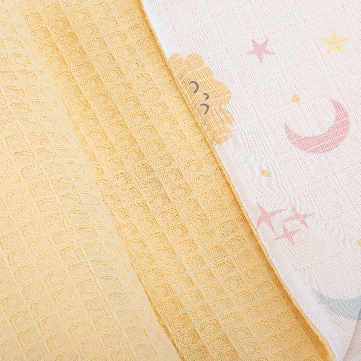 Pique Blanket - Double Side - Yellow Honeycomb - Yellow Cloud